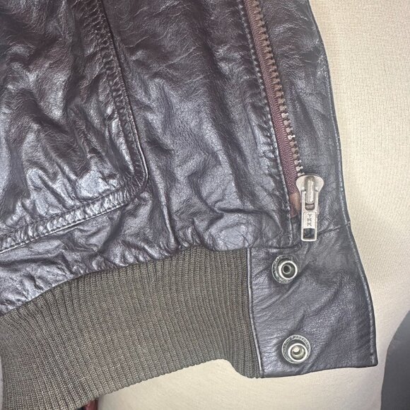 Brown Leather Vintage Bomber - Picture 10 of 11